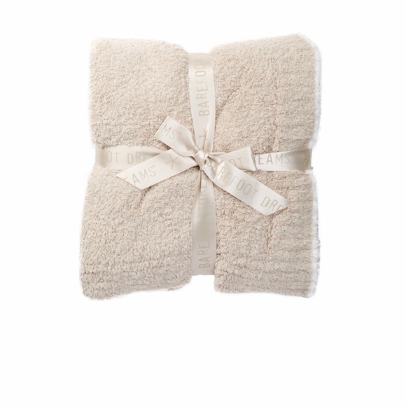 Barefoot Dreams Other - BAREFOOT DREAMS
CozyChic Rib Trim Throw - 45" × 60"